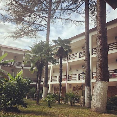 Heliopark Gora Bagrata Hotel Sukhumi Exterior photo